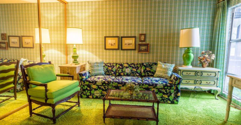 11 Ugly Family Room Decor Trends from the 70s Every House Had