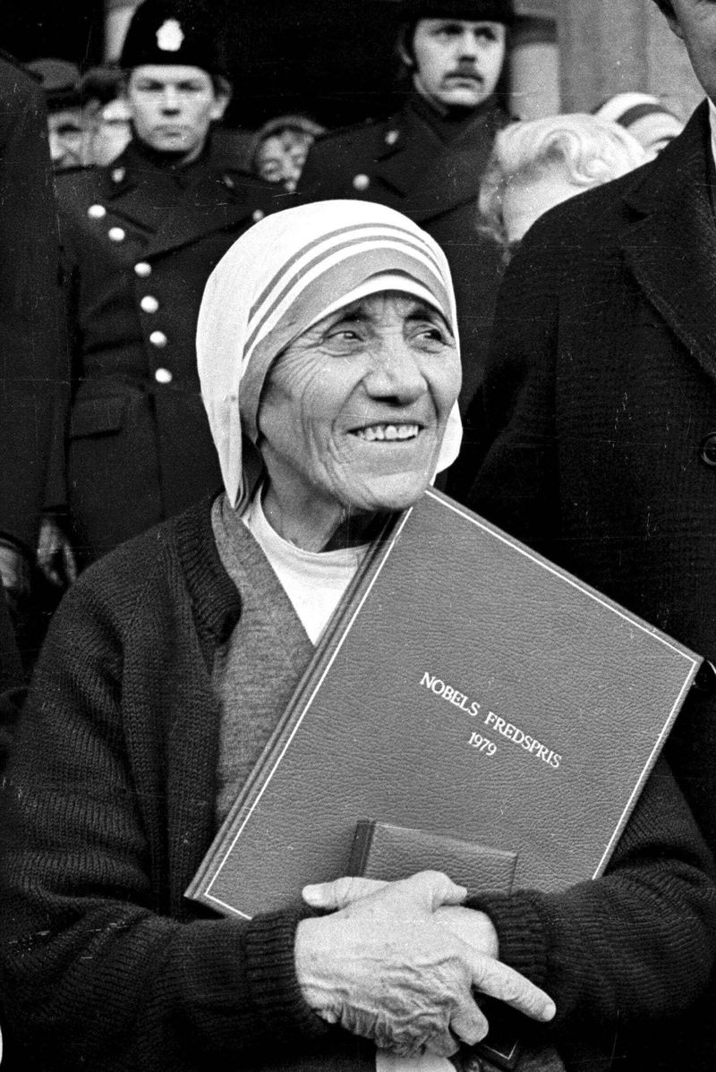 Mother Teresa Wins Nobel Peace Prize