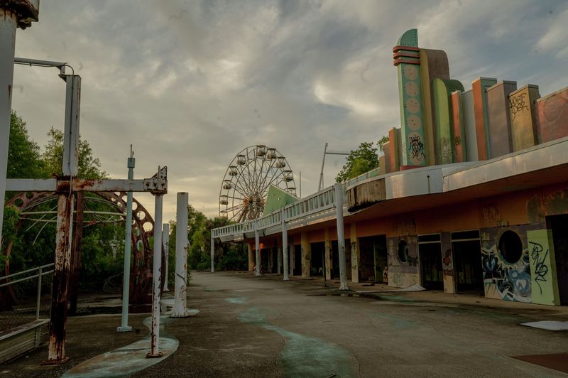 Six Flags New Orleans