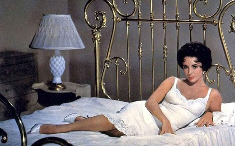 Elizabeth Taylor’s White Slip – Cat on a Hot Tin Roof (1958)