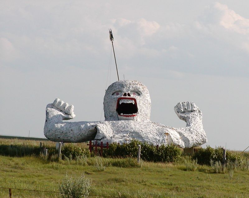 The Giant Head on the Side of the Road That Had No Explanation