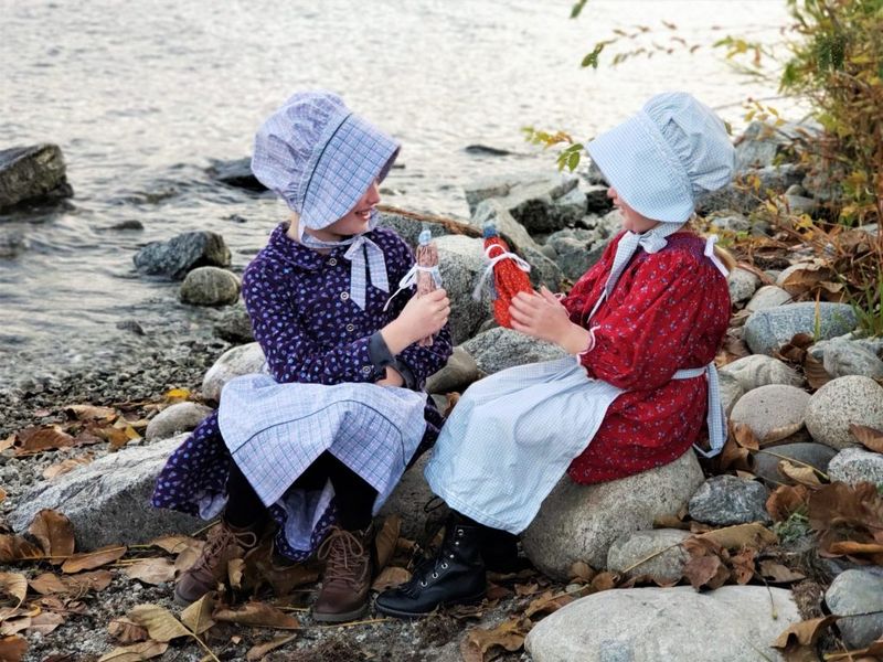 Utah - Vintage Pioneer Bonnets