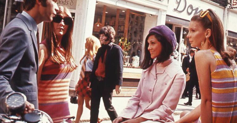 14 Ways Shopping For Clothes Looked Like In The 1960s Before Malls Took Over