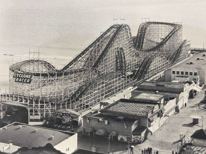 1930s Long Beach Pike Amusement Zone