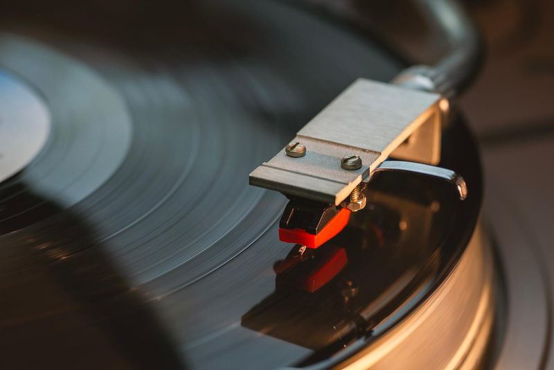 Sewing Needle as a Record Player Stylus