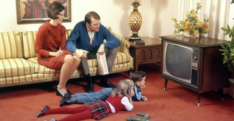 17 Things That Only Happened in Living Rooms Before The Cable Era