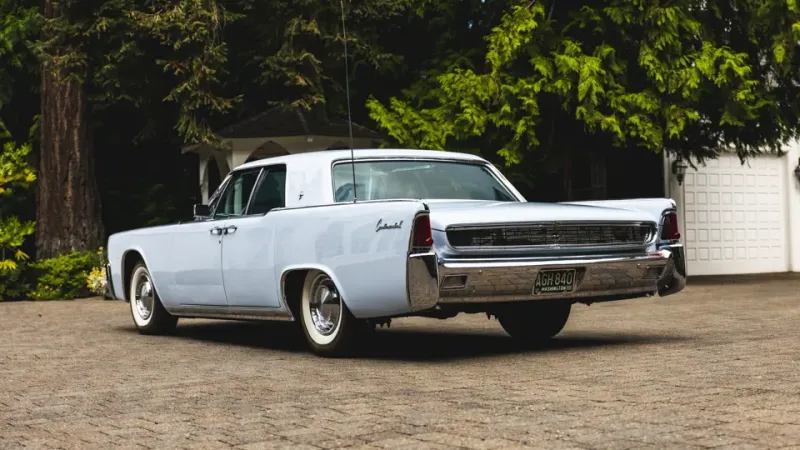 1962 Lincoln Continental Sedan - Refined Elegance