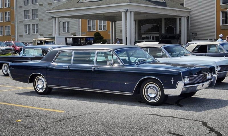 1966 Lincoln Continental Executive Limousine - Corporate Luxury