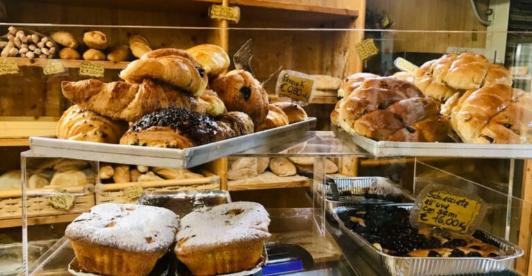 6 Restaurant Traditions That Deserved To Vanish – And 6 We Miss From Classic Diners
