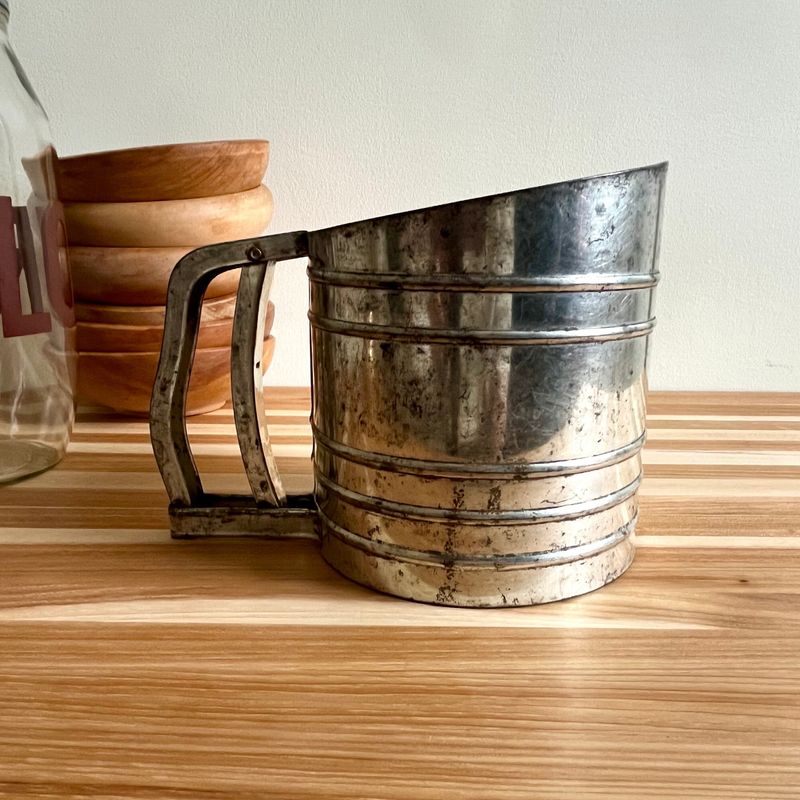 Flour Sifter with Crank: The Baking Essential