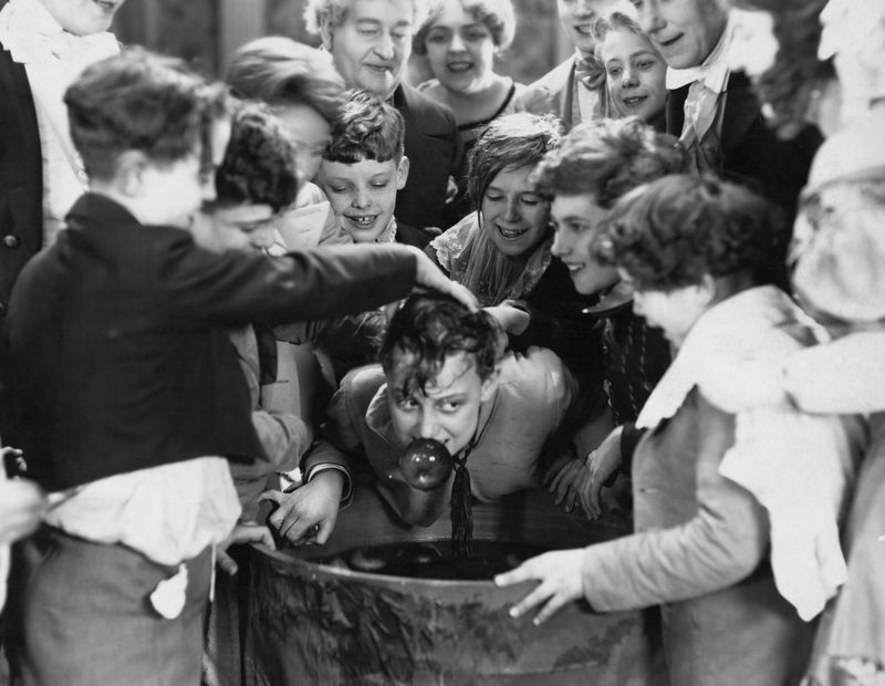 Bobbing for Apples