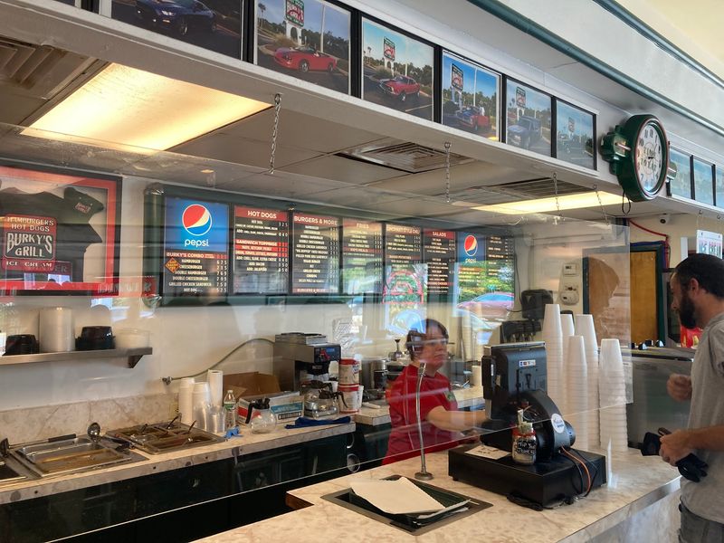 G.D. Ritzy's: Luxury Fast Food Experience