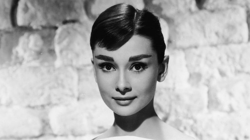 Timelessly Terrific: Full Eyebrows