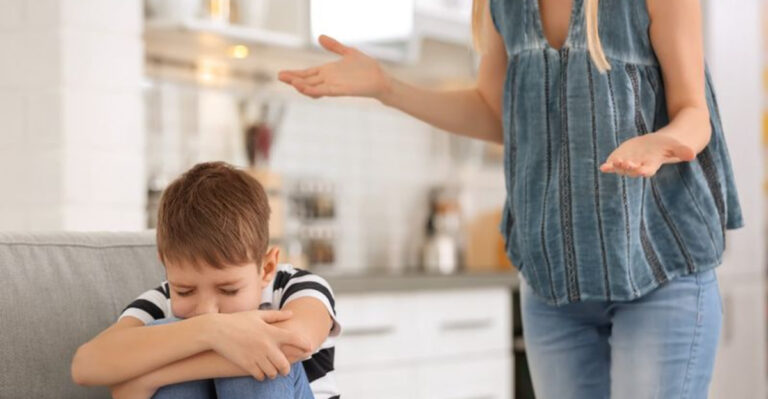 13 Subtle Parenting Signals Every ’70s Kid Knew Meant Trouble