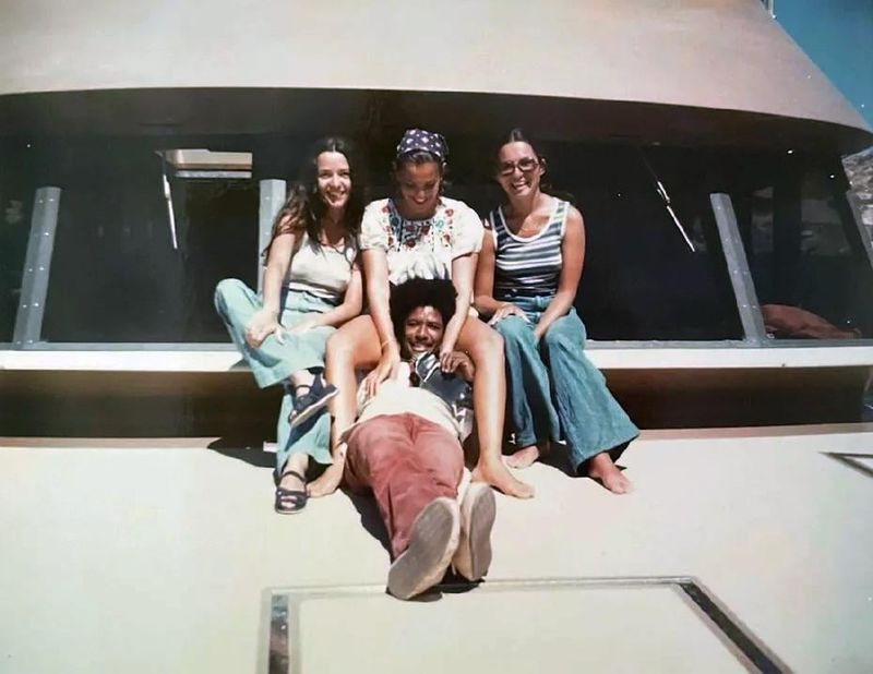 Riding the Waves with Hitchhiking Boats